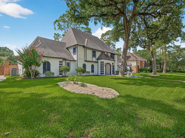 5607 Pebble Springs Drive, Houston TX 77066