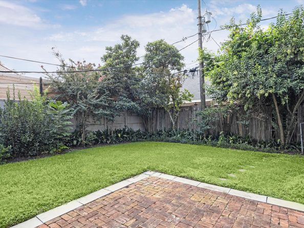 3829 Piping Rock Lane, Houston TX 77027