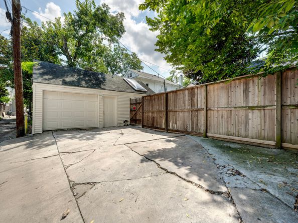 1832 Albans Road, Houston TX 77005
