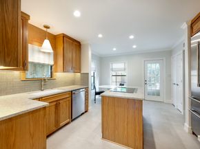1832 Albans Road, Houston TX 77005