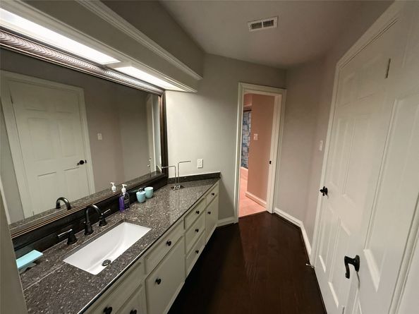 2819 Cedar Woods Place, Houston TX 77068