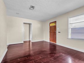 131 E 31st 1/2 Street, Houston TX 77018