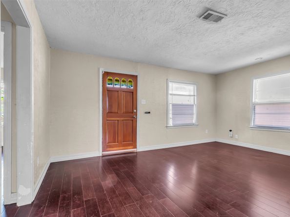 131 E 31st 1/2 Street, Houston TX 77018