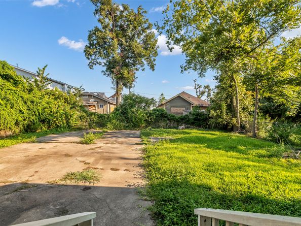 131 E 31st 1/2 Street, Houston TX 77018