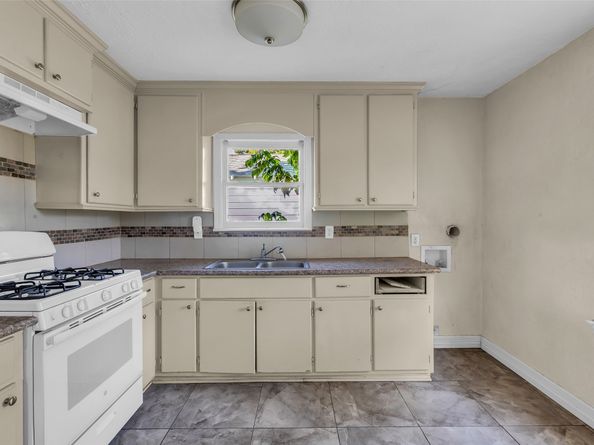 131 E 31st 1/2 Street, Houston TX 77018