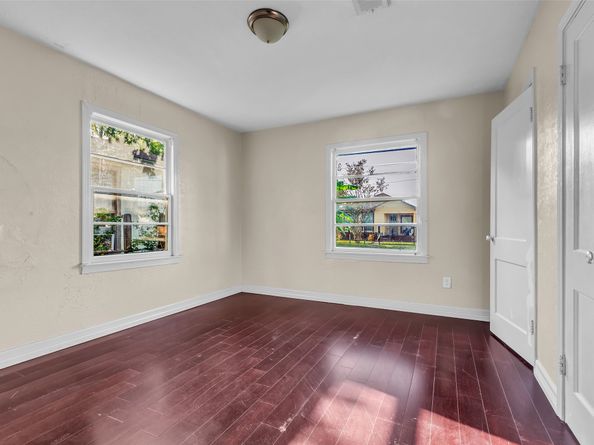 131 E 31st 1/2 Street, Houston TX 77018