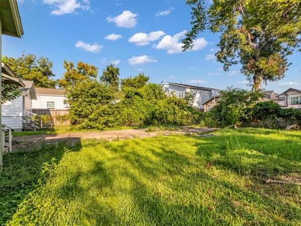 131 E 31st 1/2 Street, Houston TX 77018