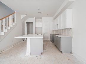 1504 Hussion St, Houston TX 77003