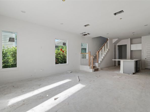 1504 Hussion St, Houston TX 77003