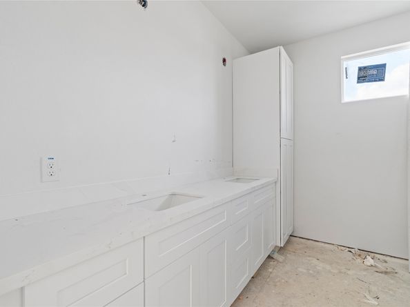 1504 Hussion St, Houston TX 77003