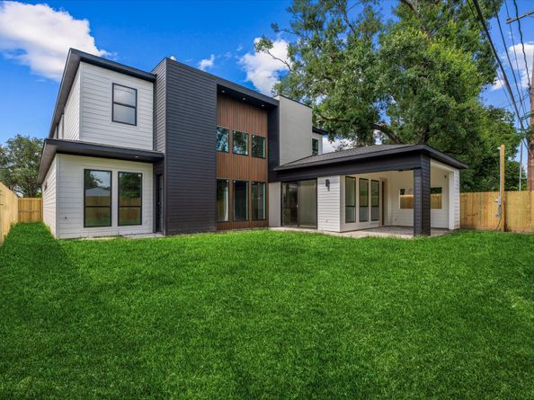 8102 Montridge Drive, Houston TX 77055