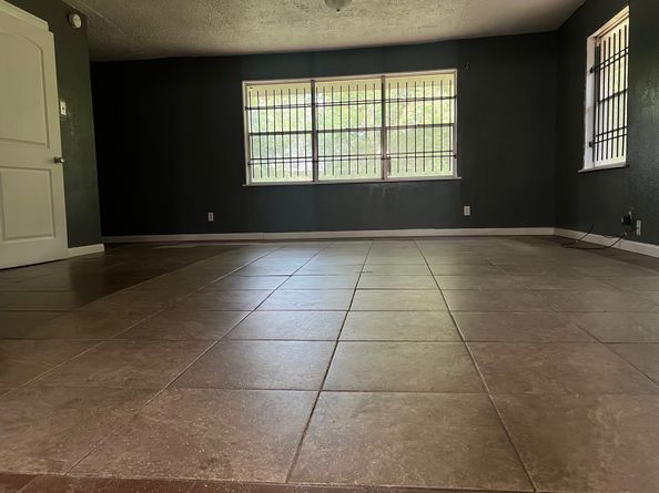 5539 Greylog Drive, Houston TX 77048
