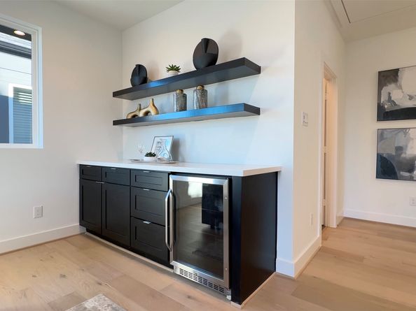 411 W DREW Street, Houston TX 77006