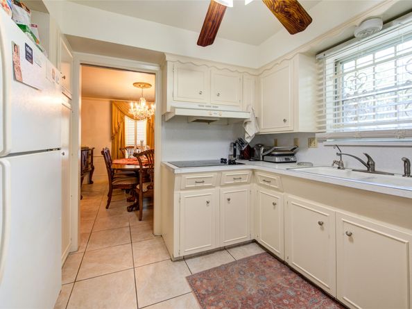 3307 Freshmeadows Drive, Houston TX 77063