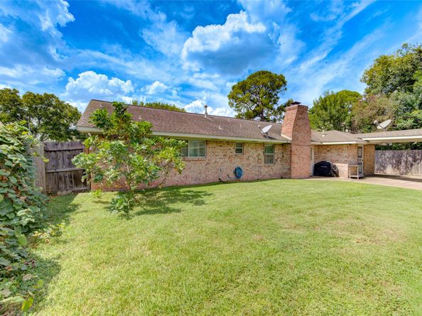 3307 Freshmeadows Drive, Houston TX 77063