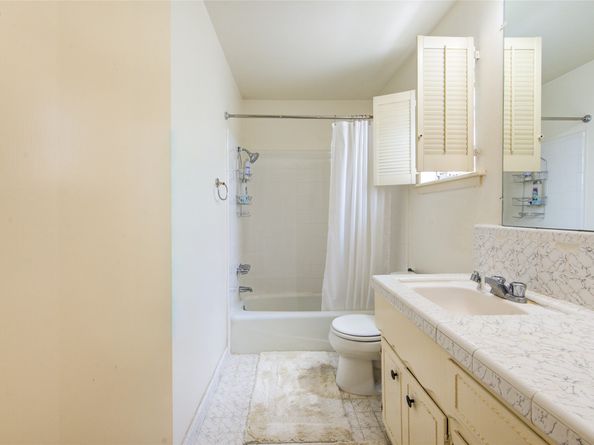 3307 Freshmeadows Drive, Houston TX 77063
