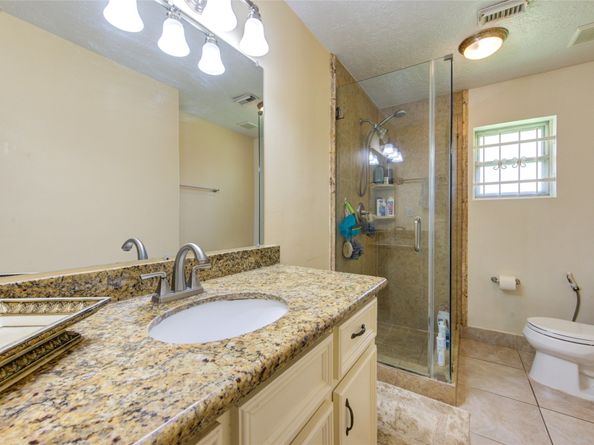 3307 Freshmeadows Drive, Houston TX 77063