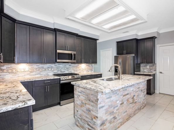 14103 Ragus Lake Drive, Sugar Land TX 77498