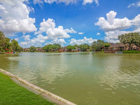14103 Ragus Lake Drive, Sugar Land TX 77498