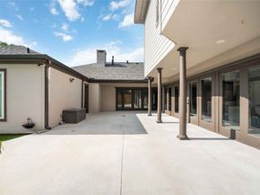 5122 Braesheather Drive, Houston TX 77096