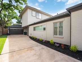 5122 Braesheather Drive, Houston TX 77096