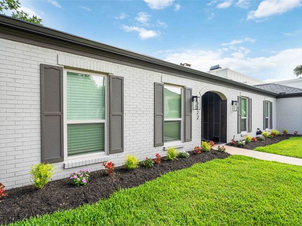 5122 Braesheather Drive, Houston TX 77096