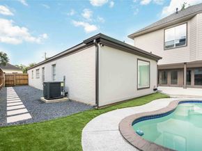5122 Braesheather Drive, Houston TX 77096