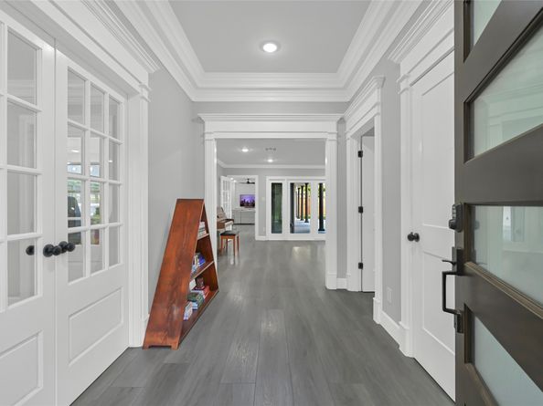 5122 Braesheather Drive, Houston TX 77096