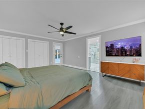 5122 Braesheather Drive, Houston TX 77096