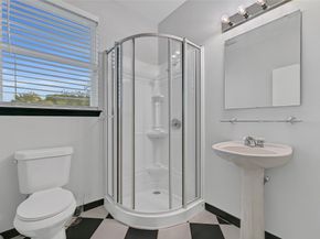 5122 Braesheather Drive, Houston TX 77096