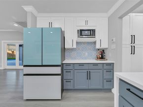 5122 Braesheather Drive, Houston TX 77096
