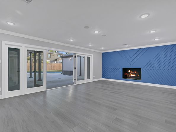 5122 Braesheather Drive, Houston TX 77096