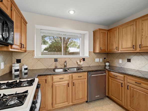834 Mayweather Lane, Richmond TX 77406