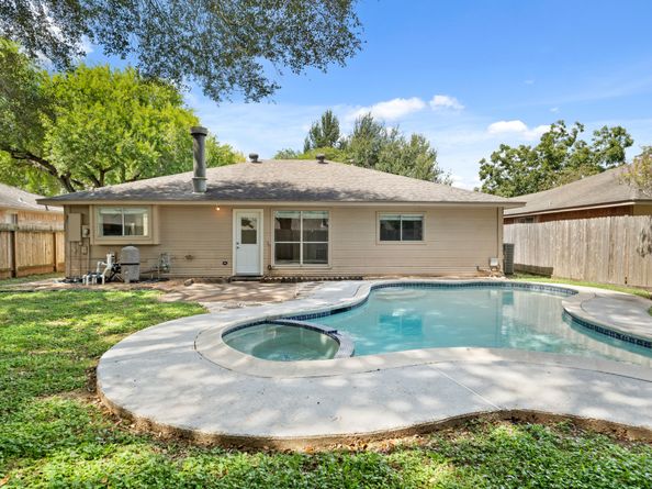 834 Mayweather Lane, Richmond TX 77406