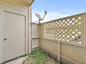 8055 Cambridge Street 21, Houston TX 77054