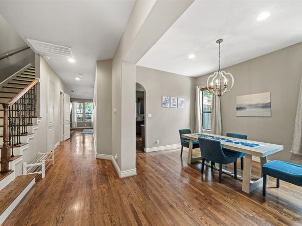 1129 Sherwood Run, Houston TX 77043