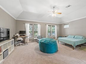 1129 Sherwood Run, Houston TX 77043