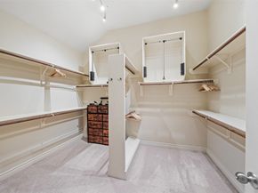 1129 Sherwood Run, Houston TX 77043