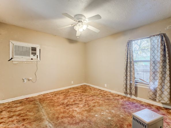 1143 Zoe Street, Houston TX 77020