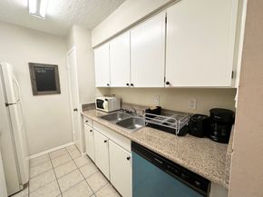 3224 Timmons Lane 154, Houston TX 77027