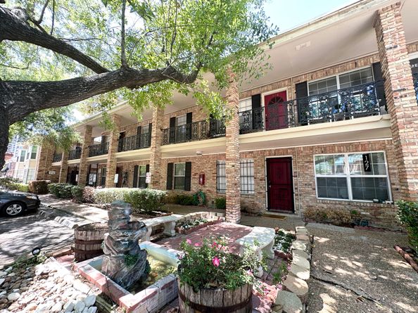 3224 Timmons Lane 154, Houston TX 77027