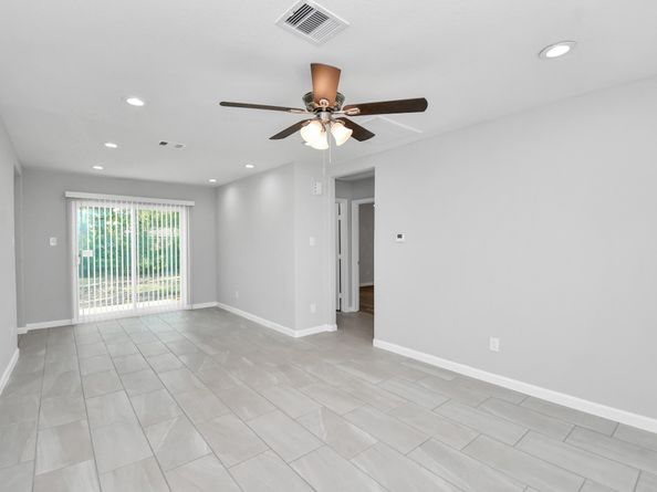 5041 Southwind Street, Houston TX 77033