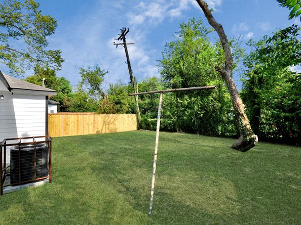 5041 Southwind Street, Houston TX 77033