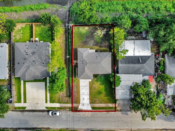 5041 Southwind Street, Houston TX 77033