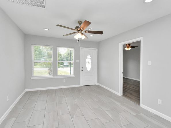 5041 Southwind Street, Houston TX 77033