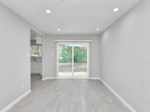 5041 Southwind Street, Houston TX 77033