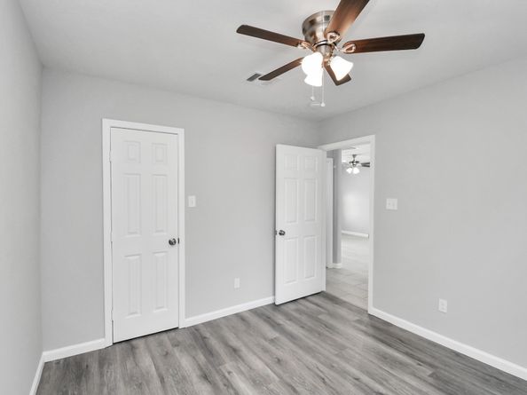 5041 Southwind Street, Houston TX 77033
