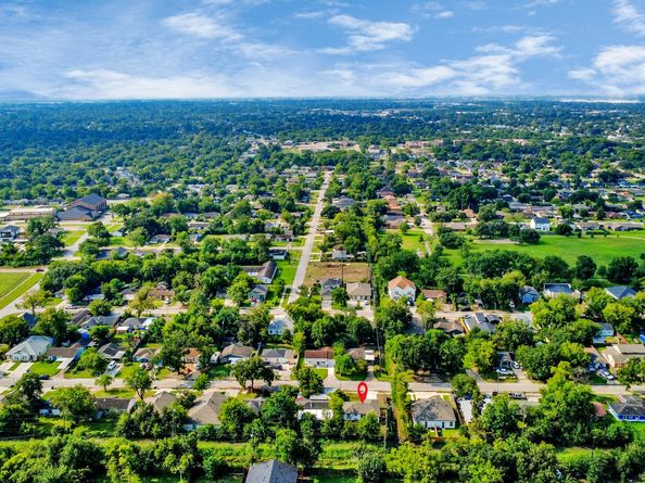 5041 Southwind Street, Houston TX 77033