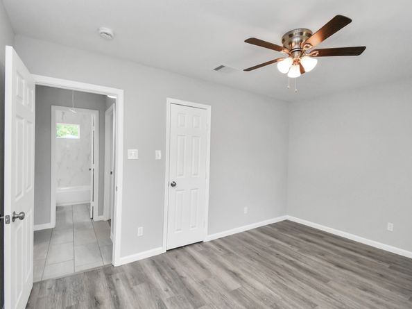 5041 Southwind Street, Houston TX 77033