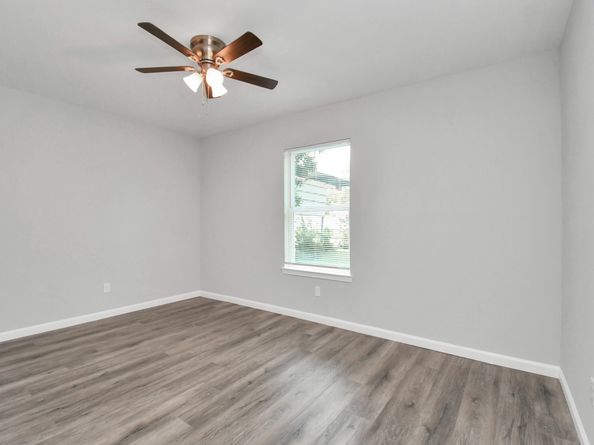 5041 Southwind Street, Houston TX 77033